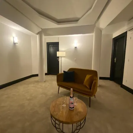 艾丽娜酒店 3* Fréjus