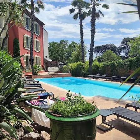 L'arena Hotell Fréjus