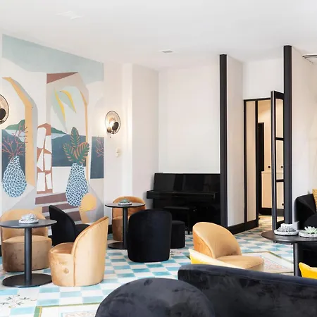 Hotell L'arena Fréjus