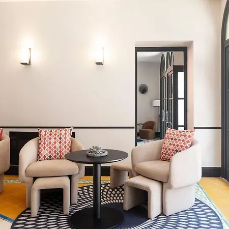 Hotell L'arena Fréjus