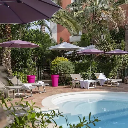 L'arena Hotel 3*