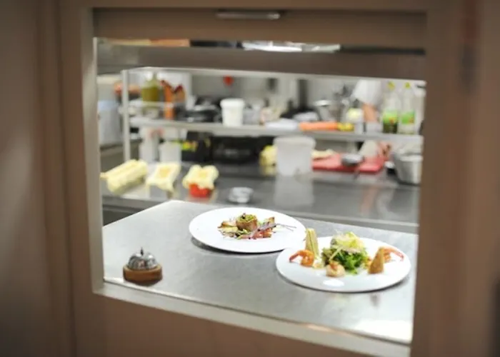 L'arena ホテル Fréjus